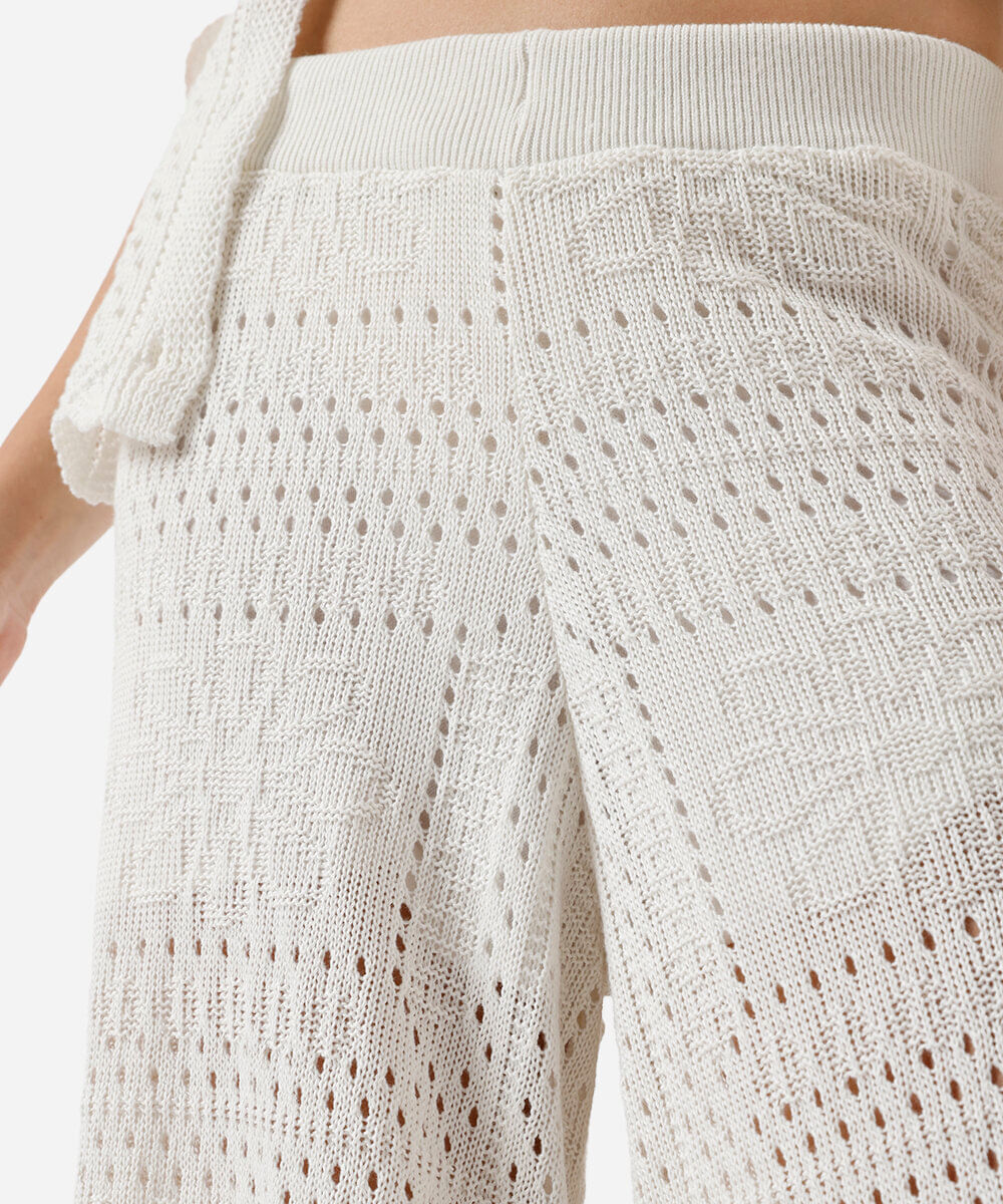 calça pantalona de tricot floral texturizada off white
