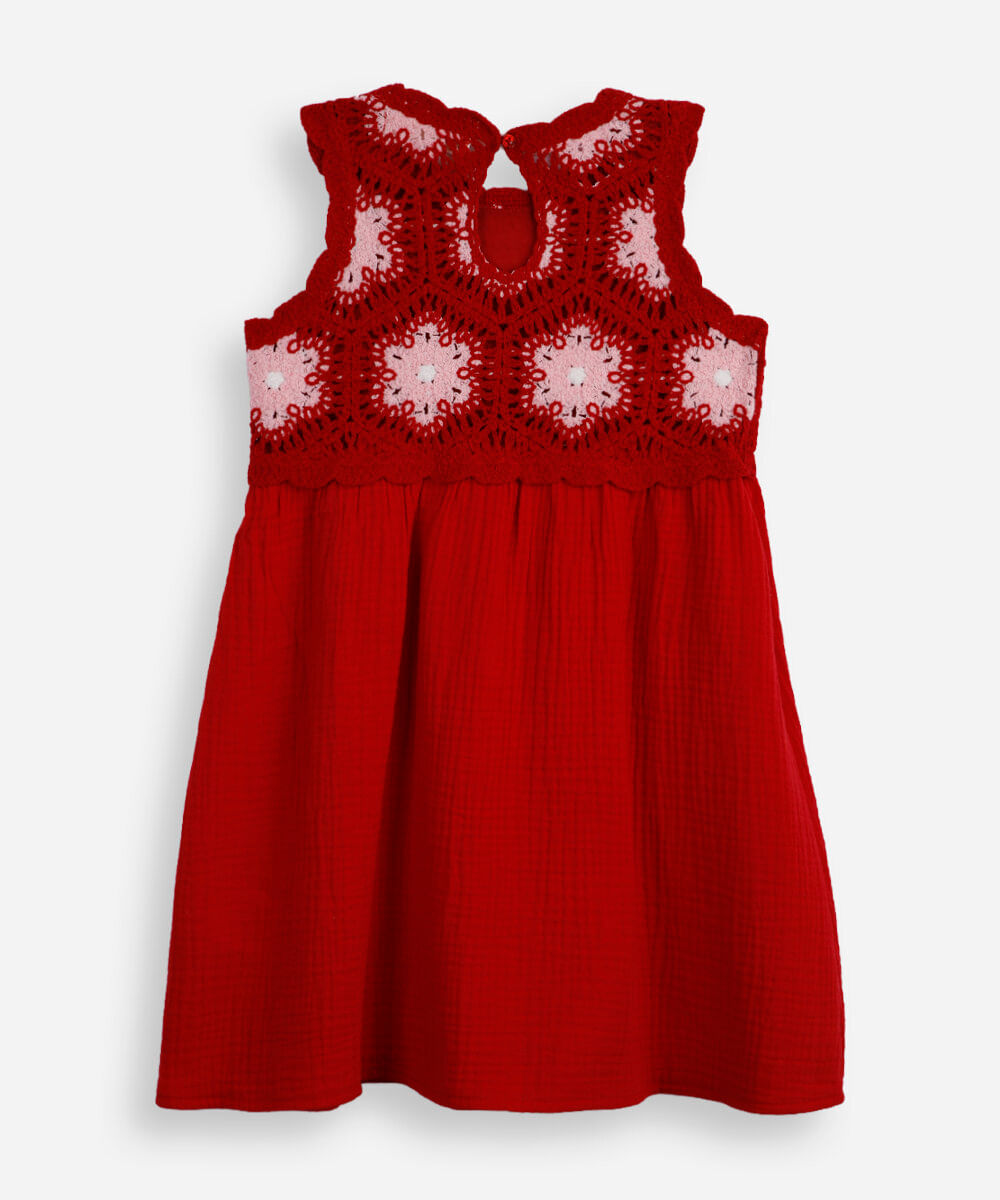 vestido evasê infantil com crochê floral vermelho