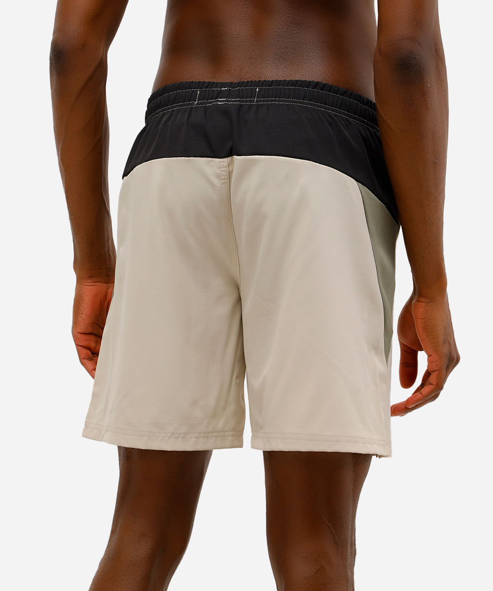 short masculino com bolsos e cordão bege