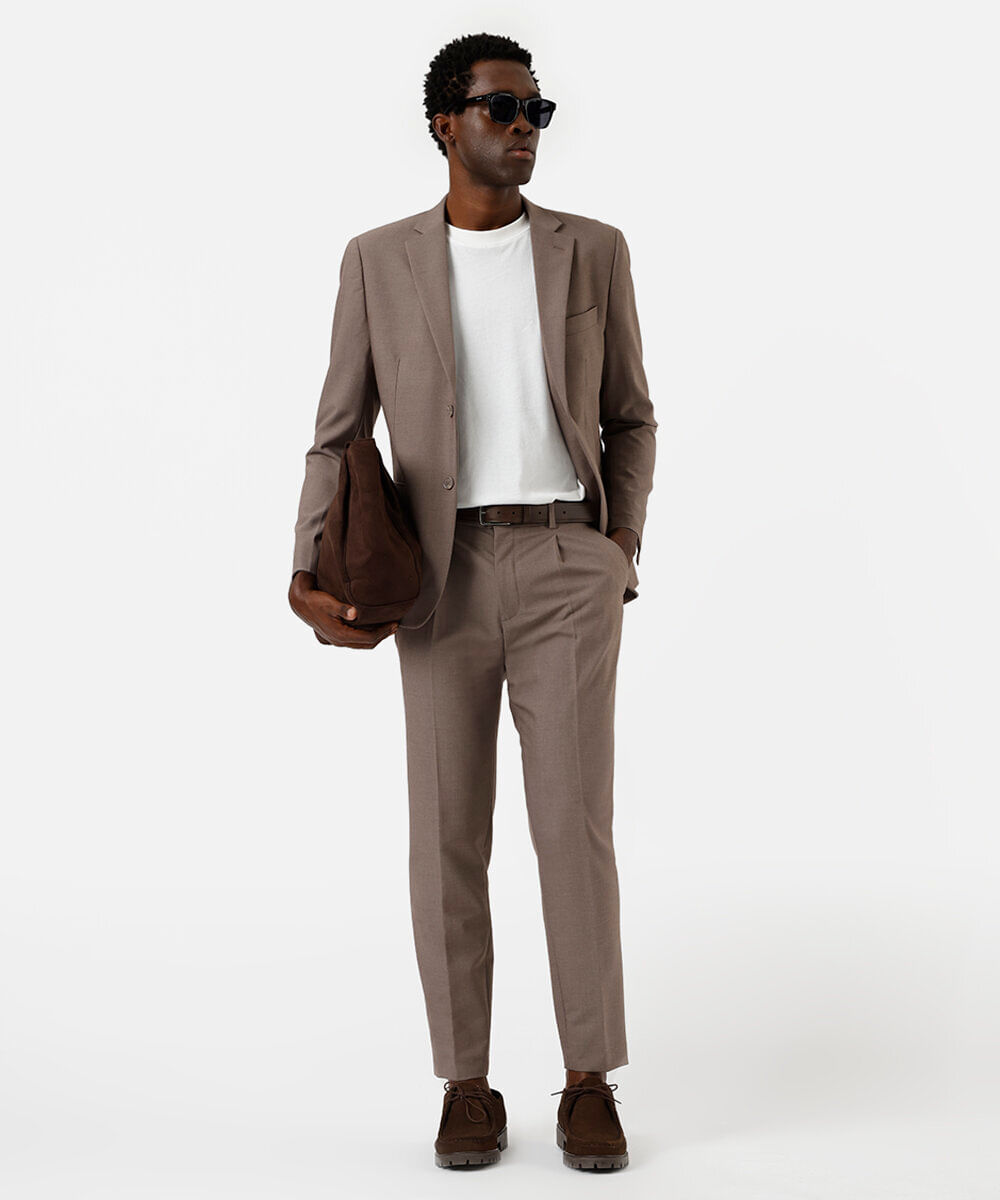 blazer masculino de alfaiataria estruturado com lapela marrom