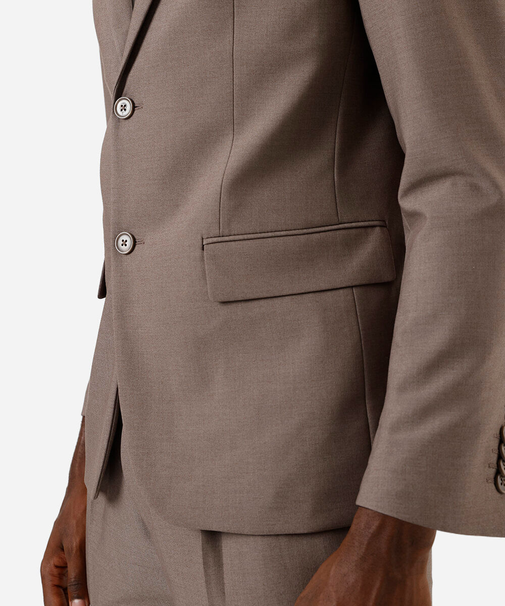 blazer masculino de alfaiataria estruturado com lapela marrom