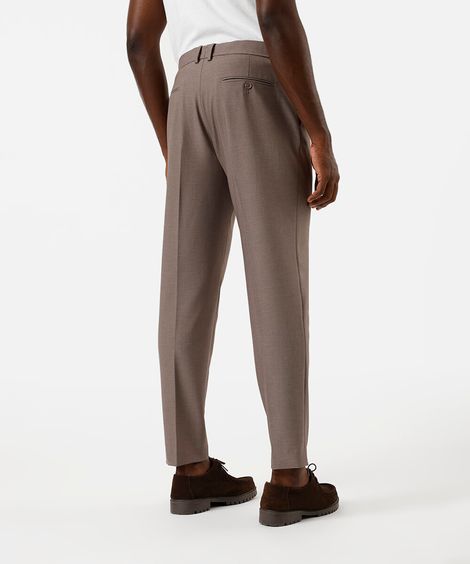 calça masculina de alfaiataria com pregas marrom