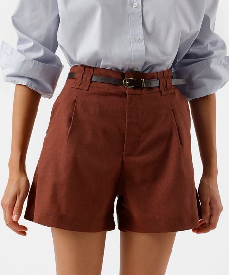 short de alfaiataria feminino com linho e cinto marrom