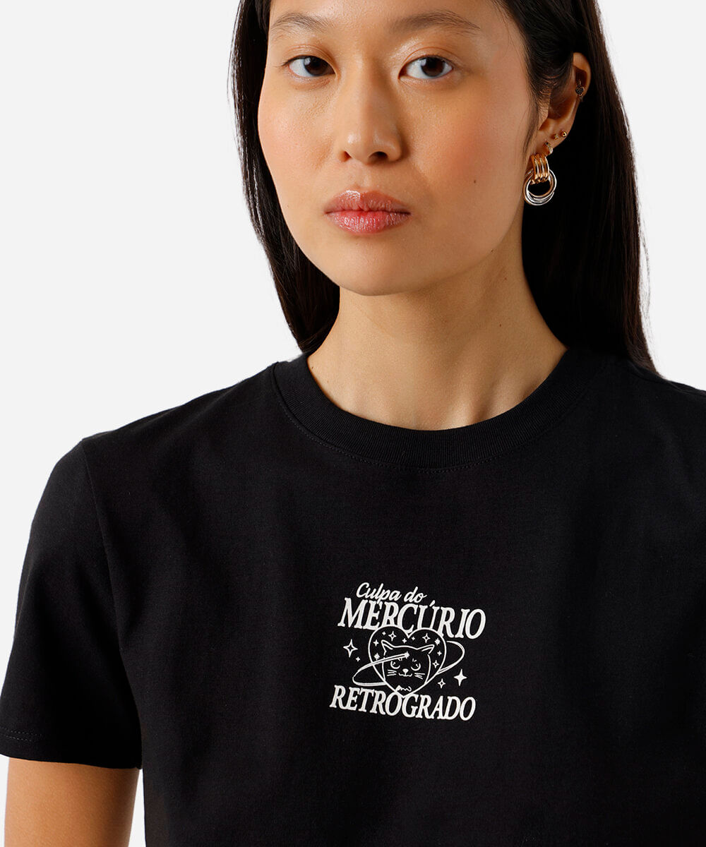 camiseta feminina de algodão estampada preta