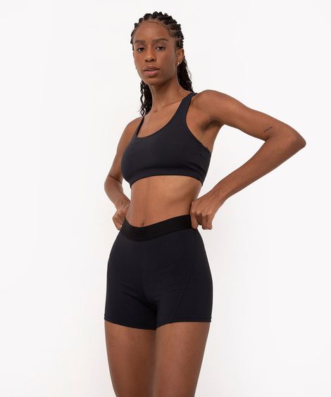 short feminino com recortes esportivo preto