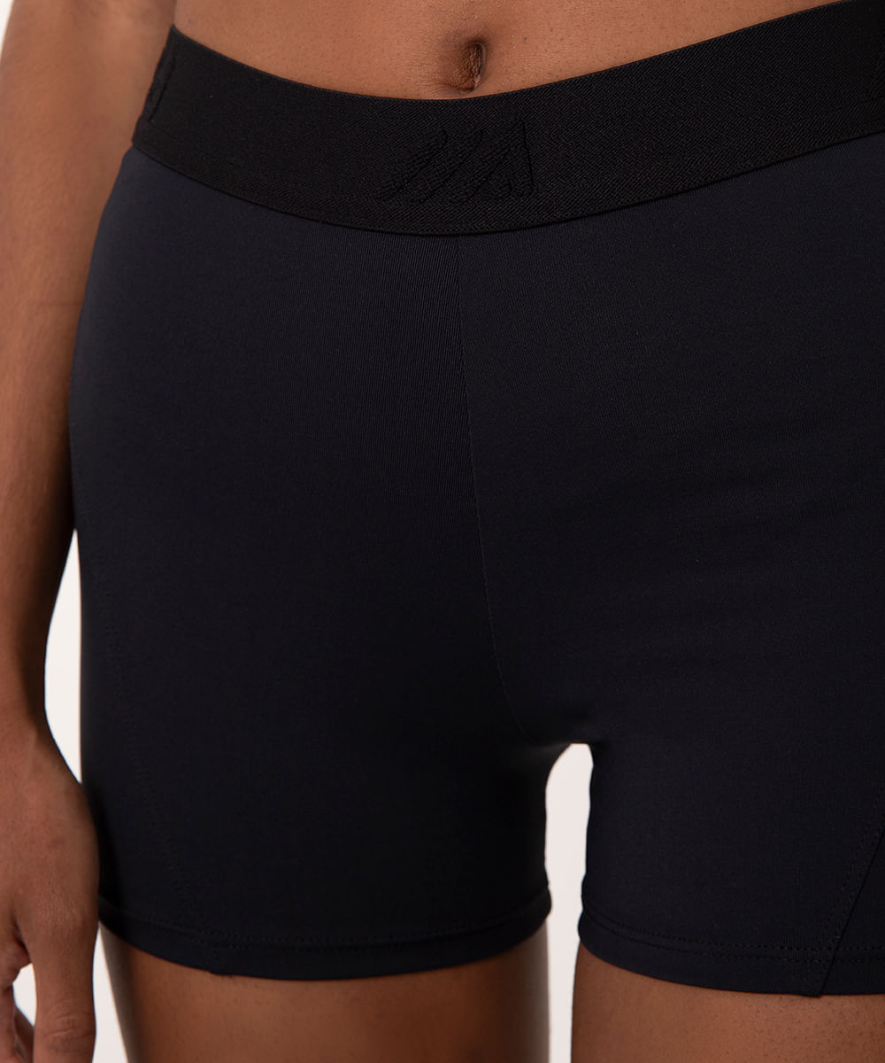 short feminino com recortes esportivo preto