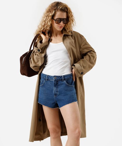 short feminino jeans com barra a fio azul