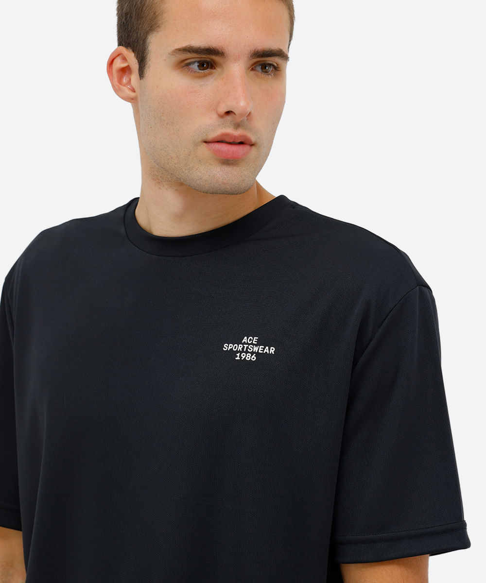 camiseta oversized masculina estampada preta