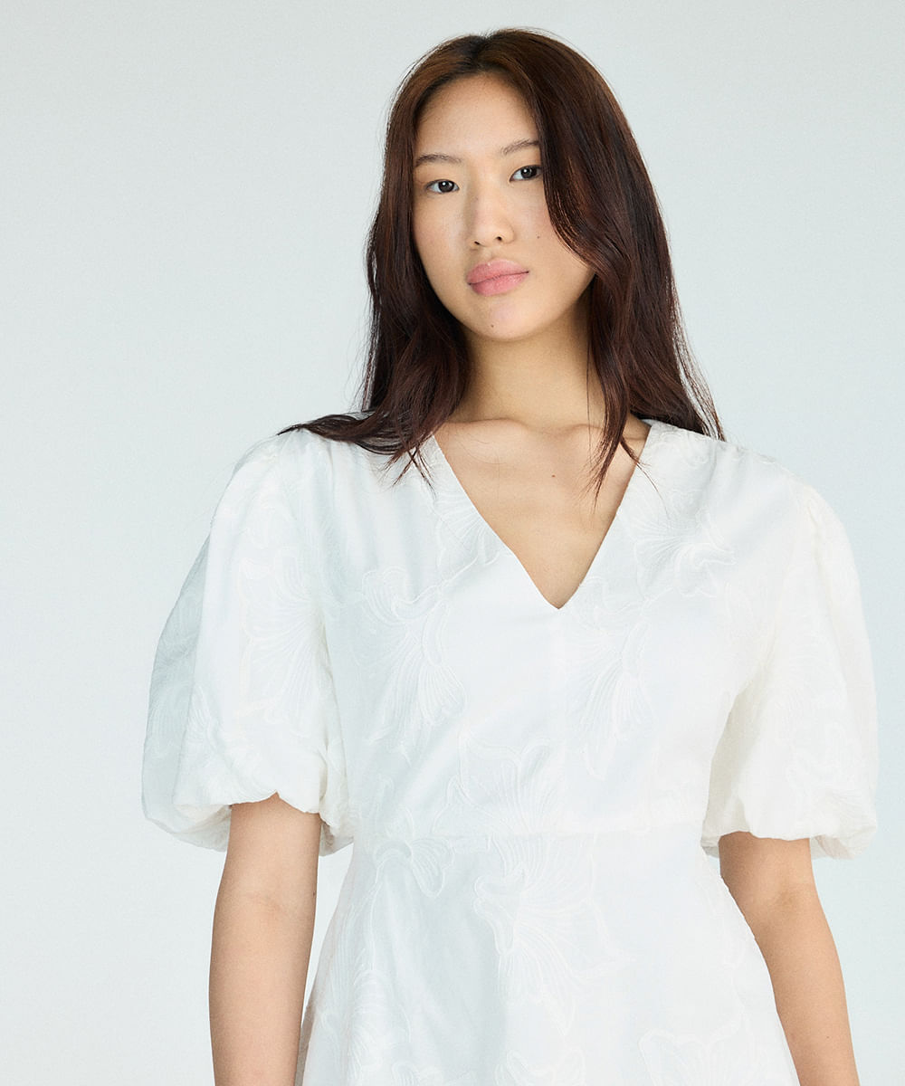 vestido curto balonê feminino manga bufante bordado floral branco