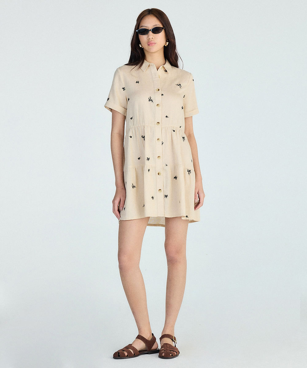 vestido curto feminino chemise bordado floral bege