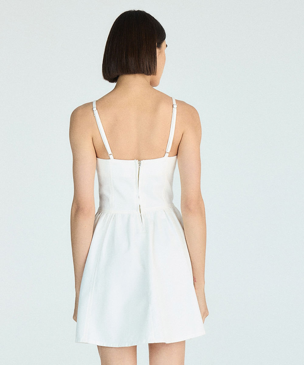 vestido evasê feminino de sarja com recortes off white