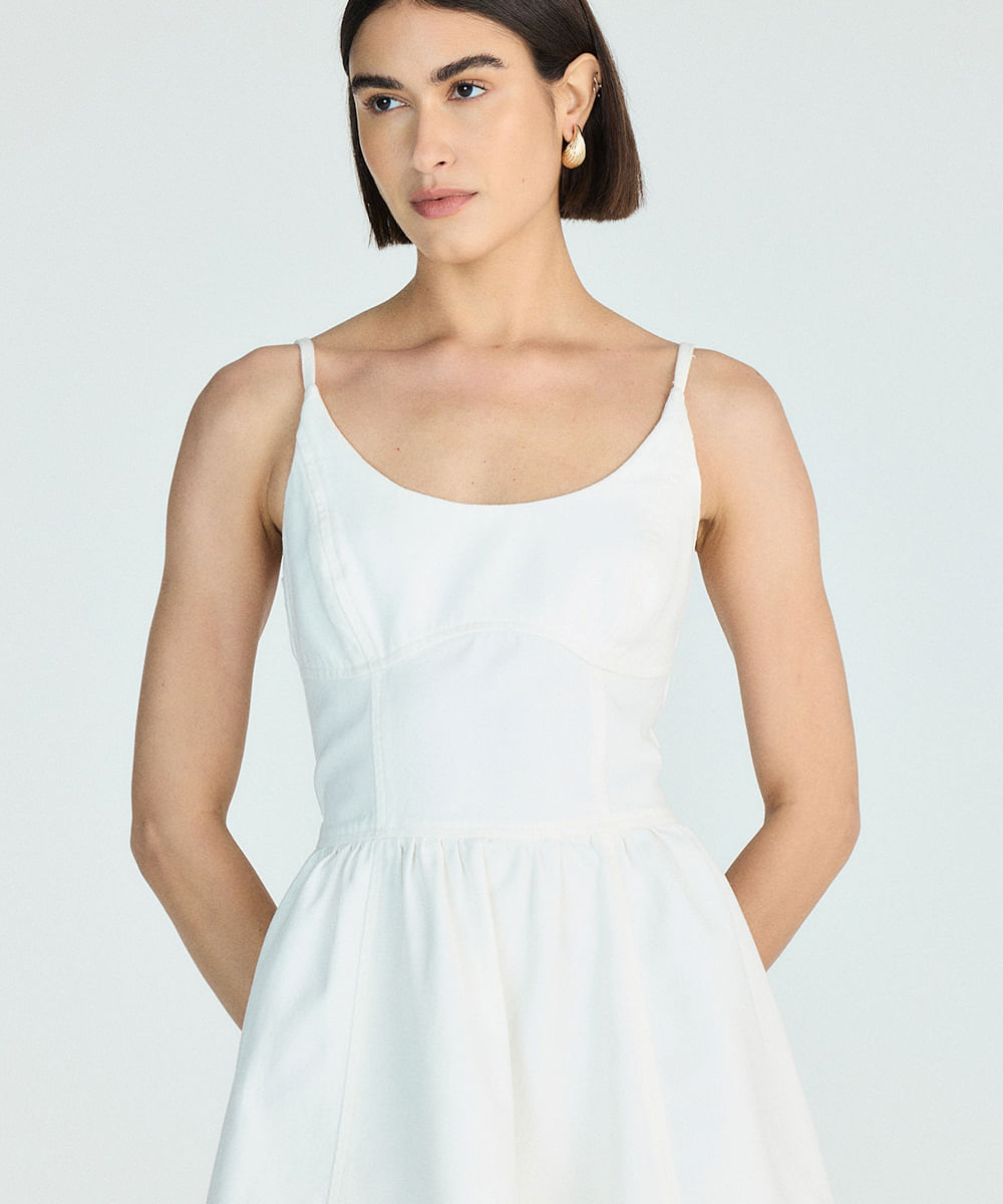 vestido evasê feminino de sarja com recortes off white
