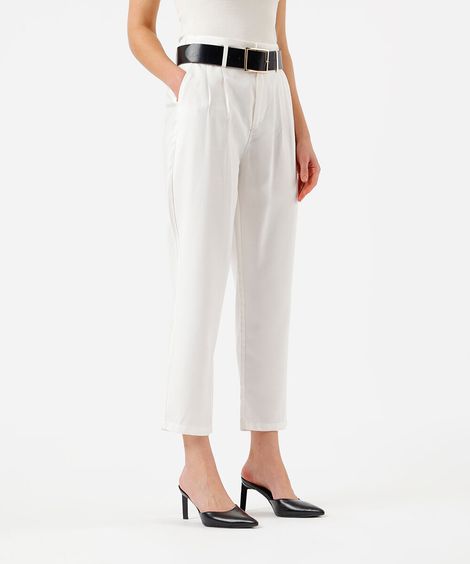 calça reta feminina com viscose e pregas cós elástico off white