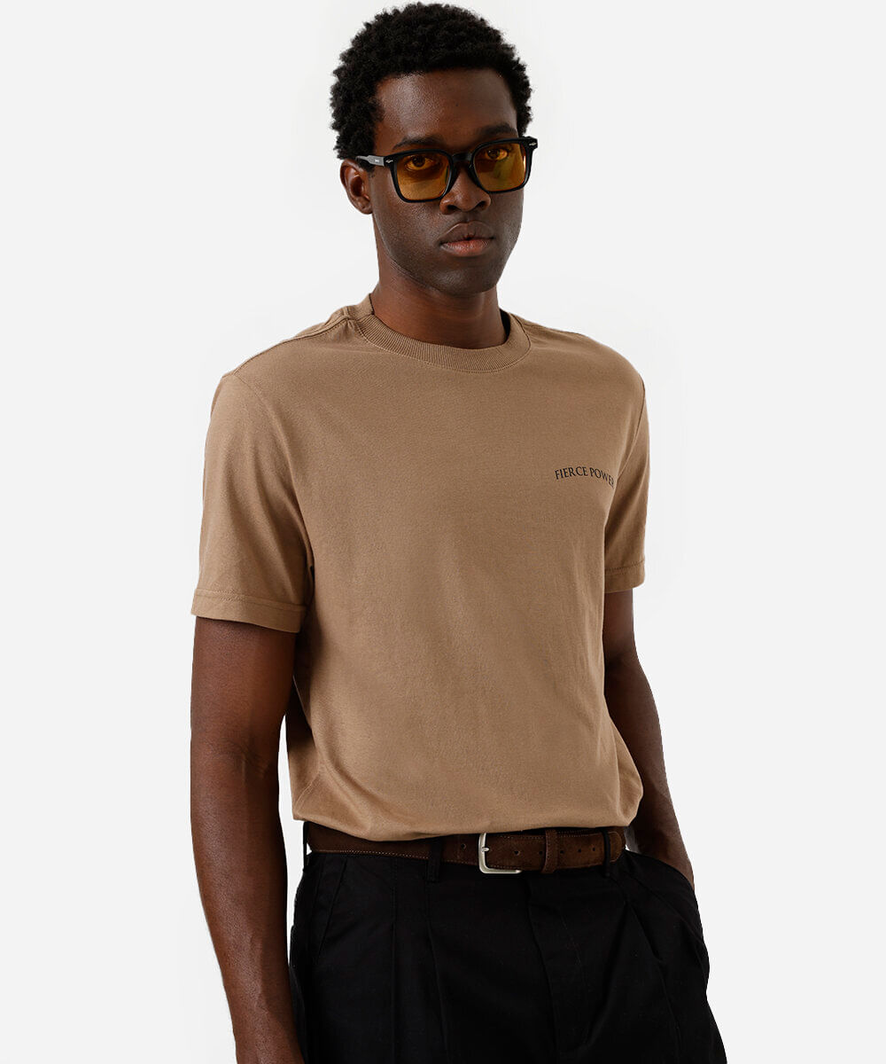 camiseta masculina de algodão estampada marrom
