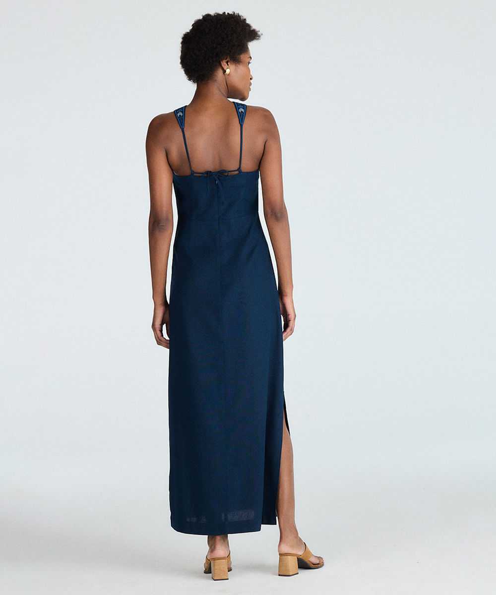 vestido halterneck feminino com linho e bordados azul