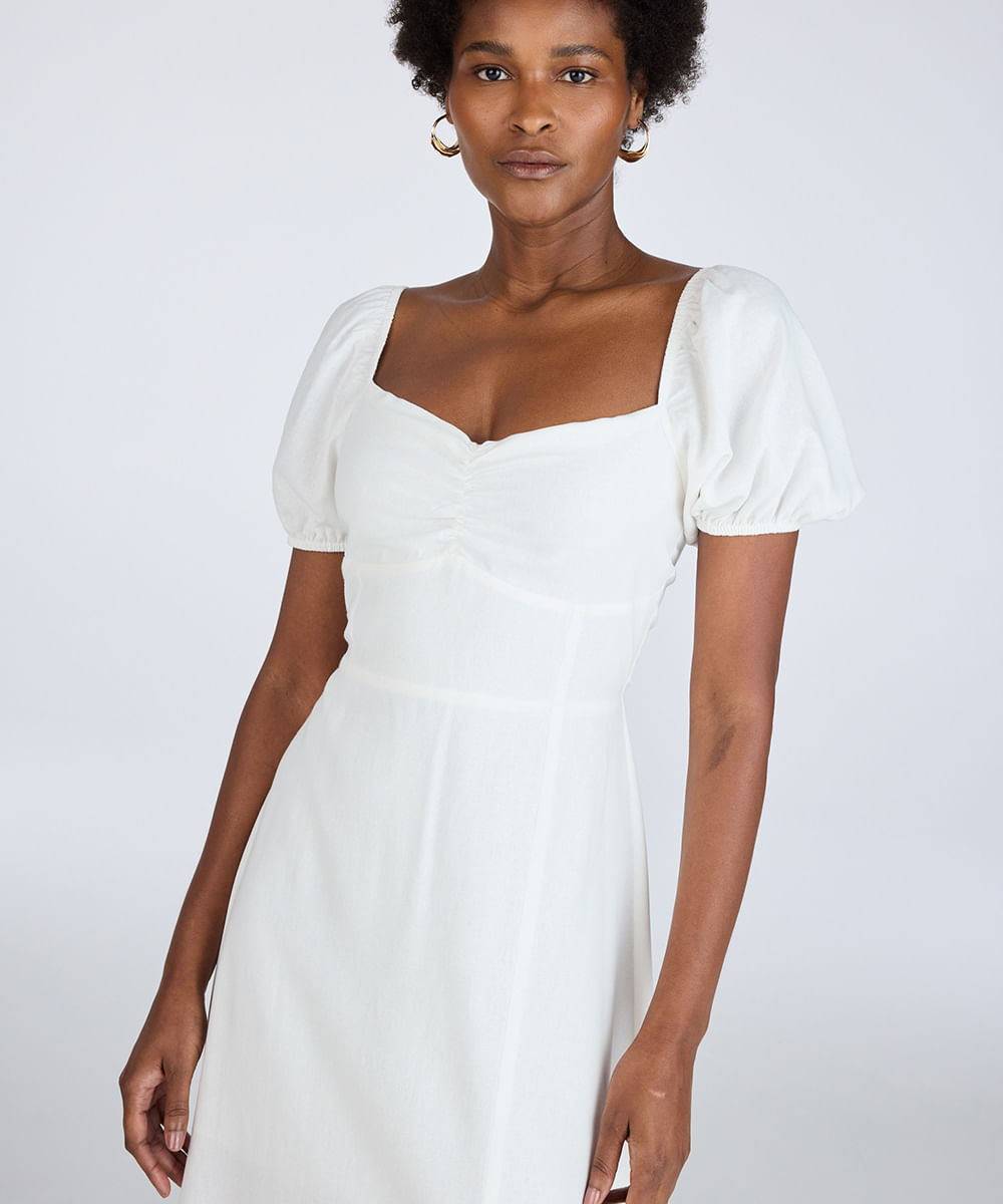 vestido midi feminino com linho decote coração manga bufante off white
