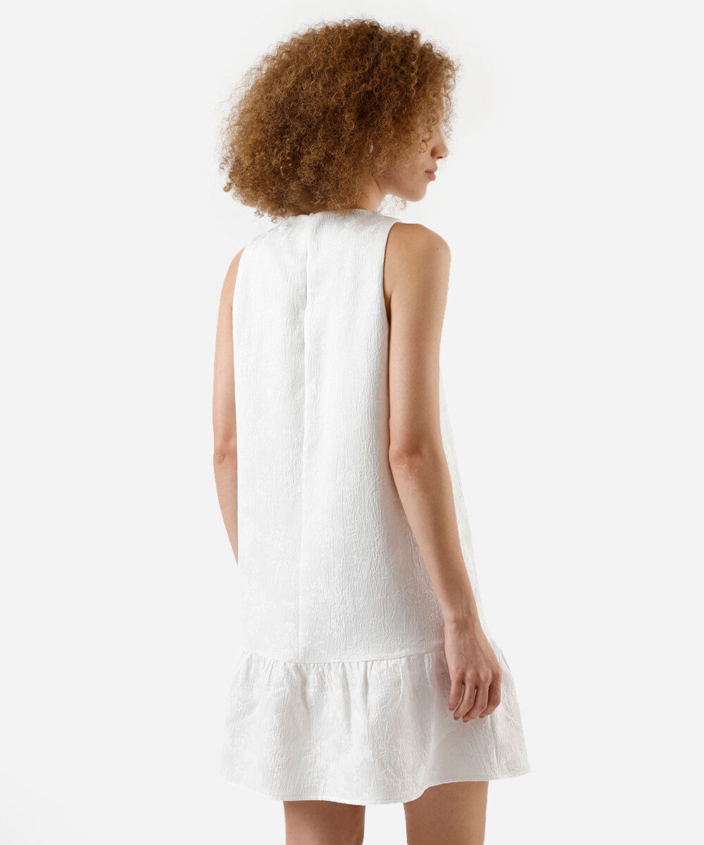 vestido curto feminino de jacquard com recorte texturizado branco