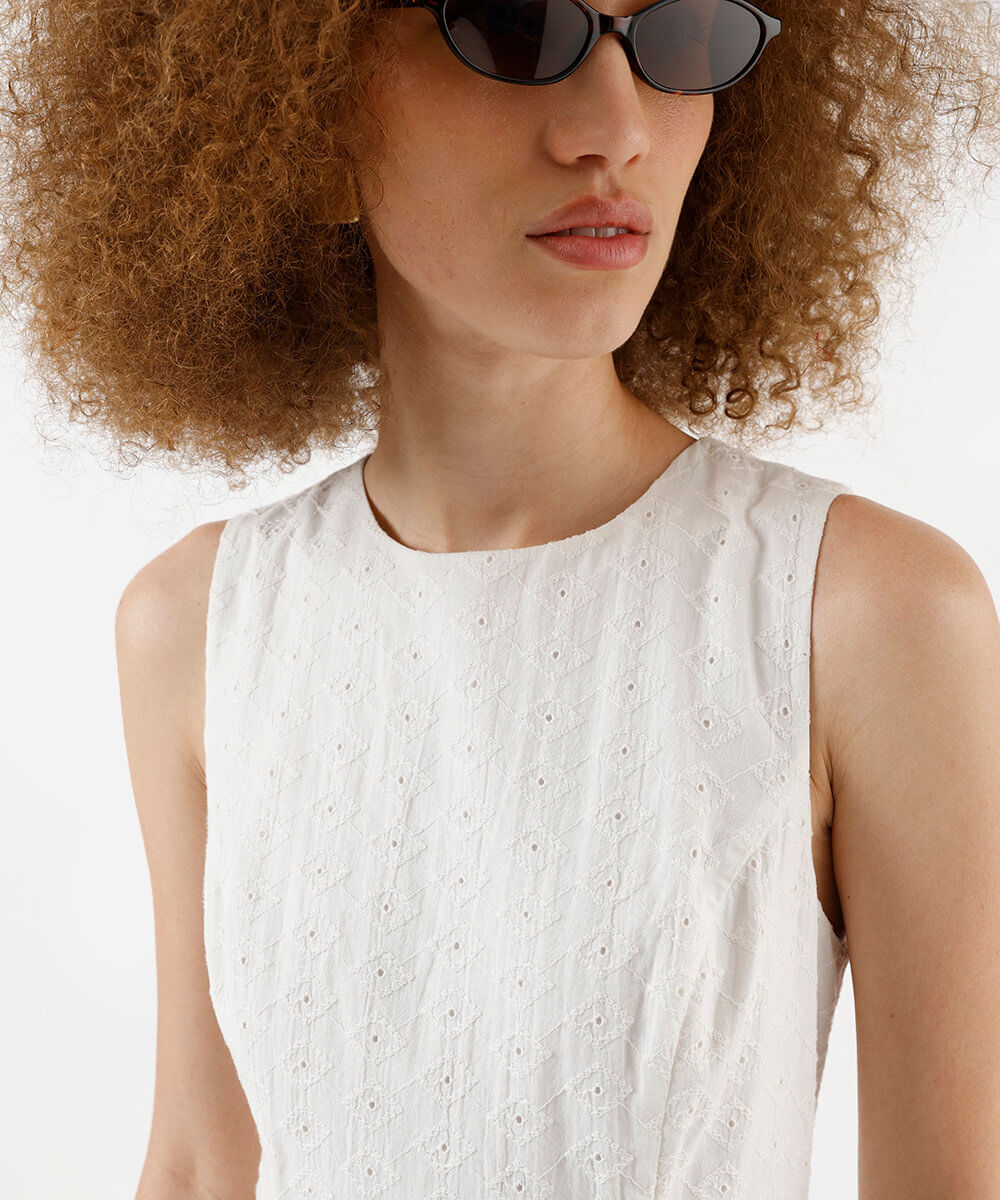 vestido curto feminino em algodão sem manga off white