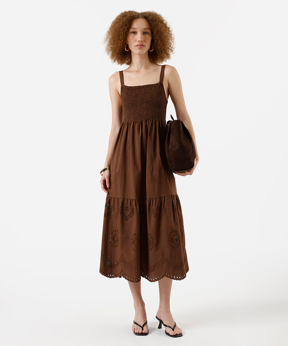 vestido midi alça fina feminino de algodão com recorte bordado marrom