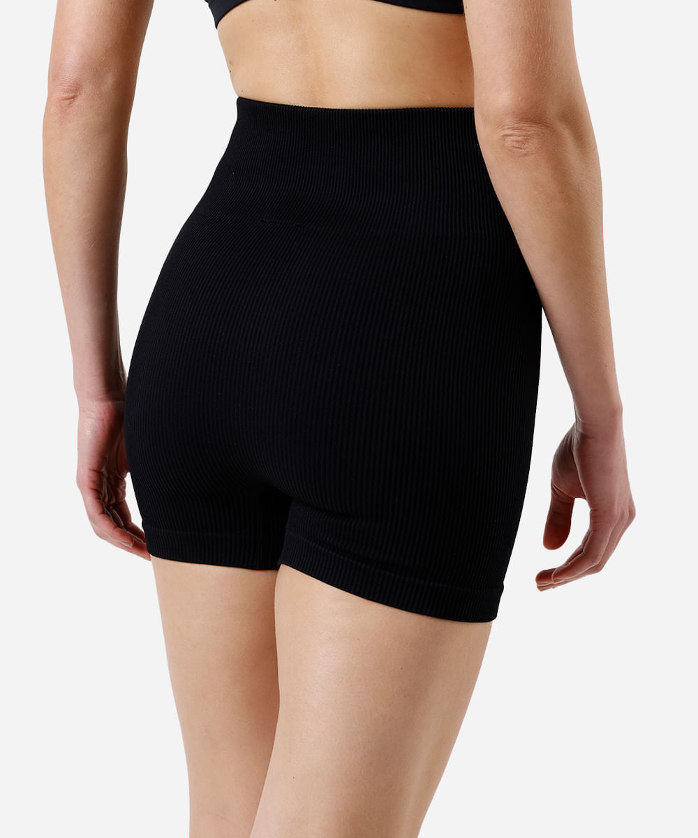 bermuda feminina esportiva ace sem costura canelada preta