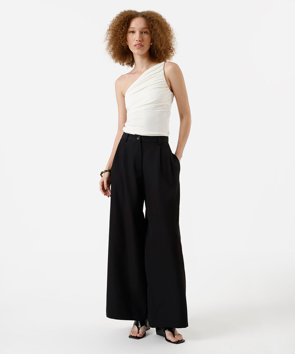 blusa ombro único feminina franzida bege