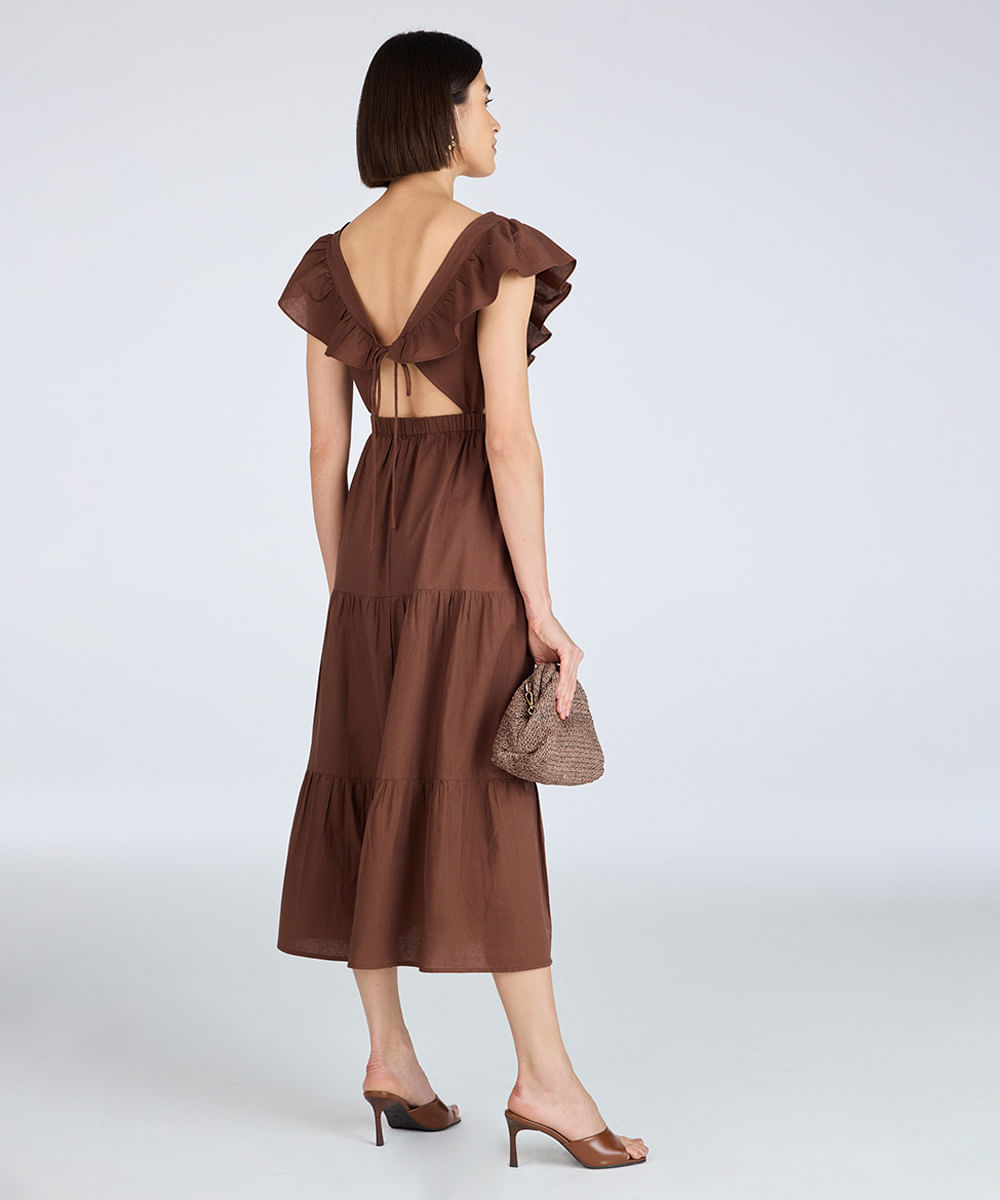 vestido evasê feminino com babados e recortes marrom
