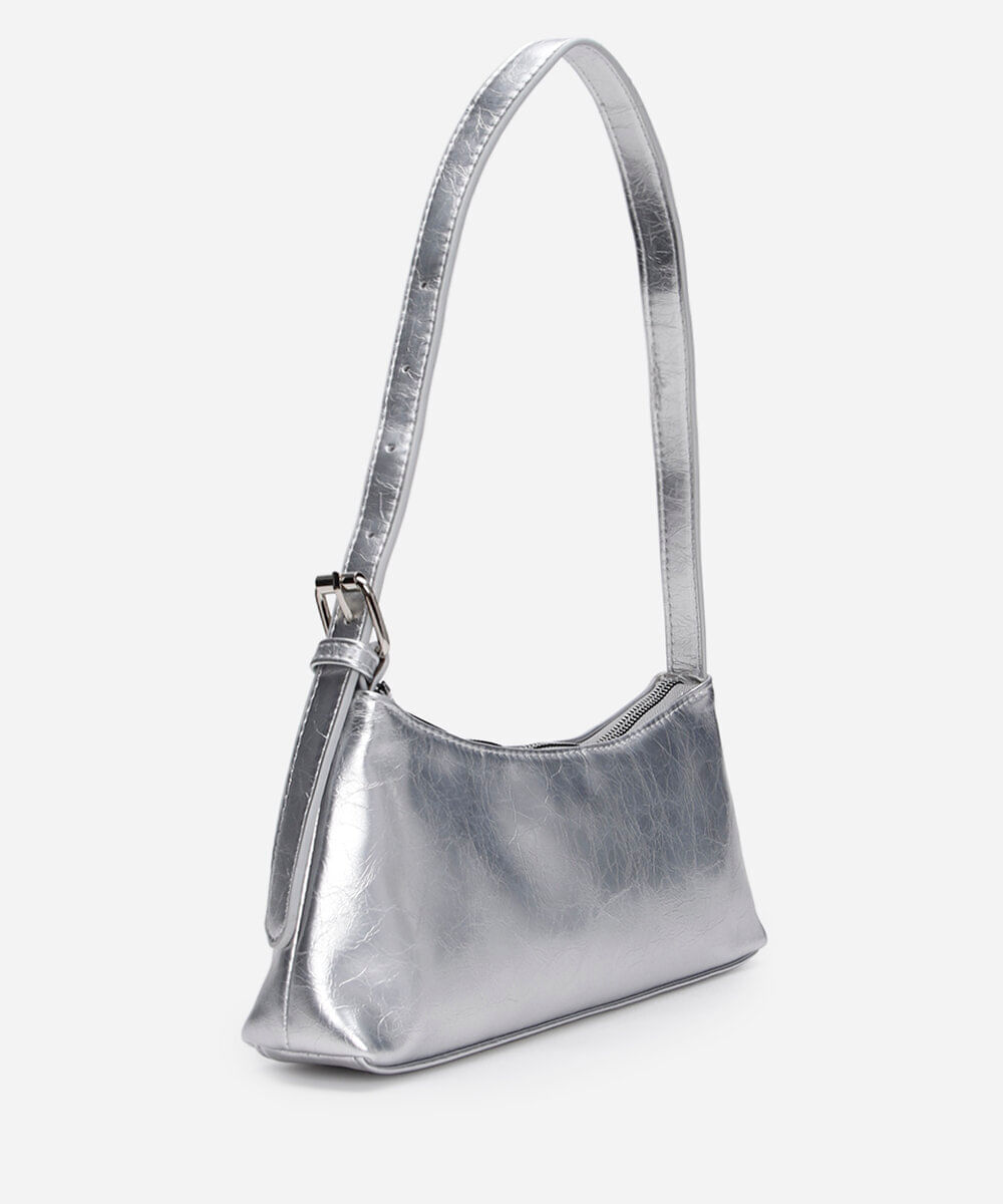 bolsa baguete com fivela metalizada prateada