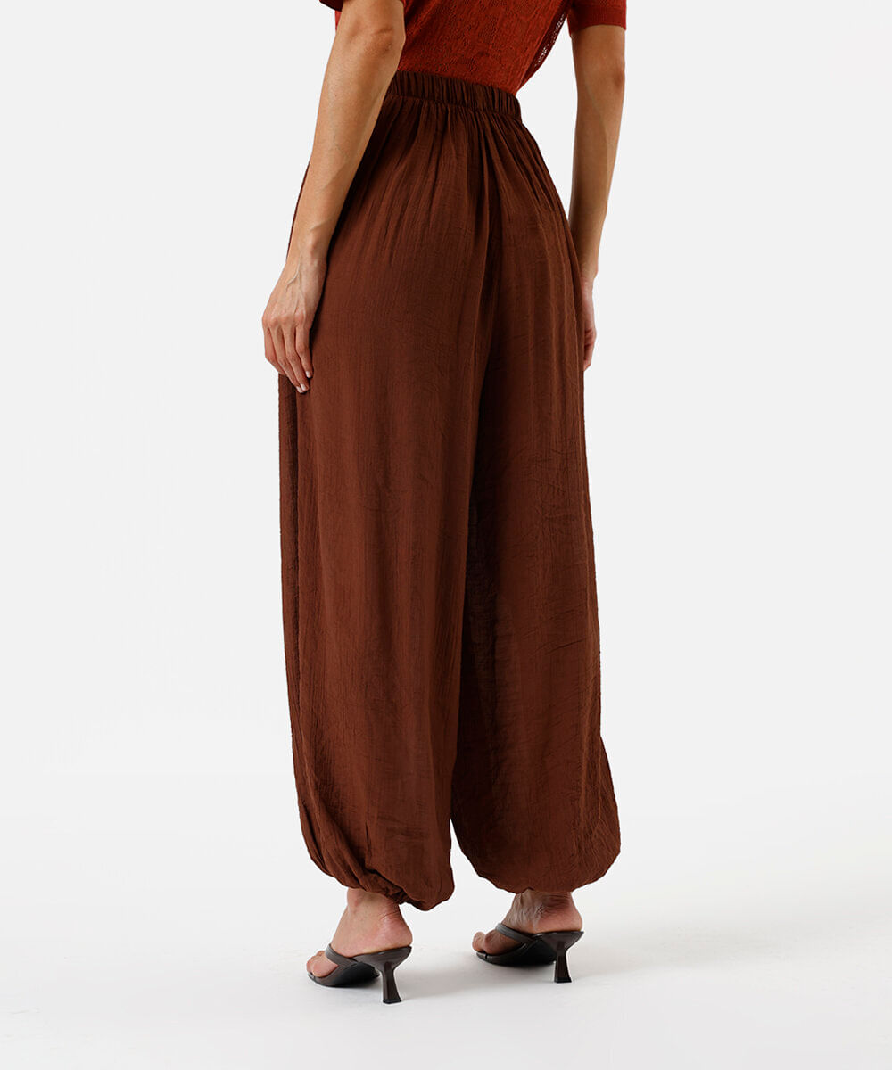 calça aladim feminina com viscose texturizada marrom