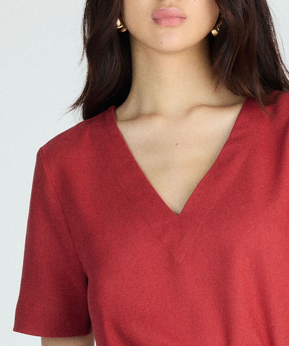 blusa feminina com linho decote v básica vermelha