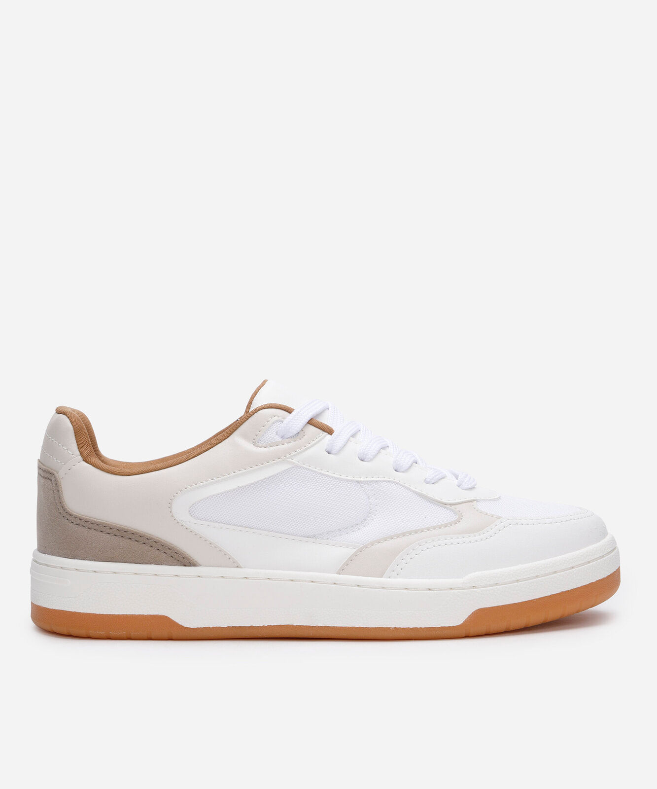 tênis casual com recortes branco