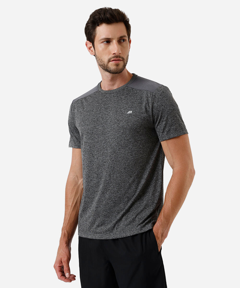 camiseta masculina esportiva com recorte cinza