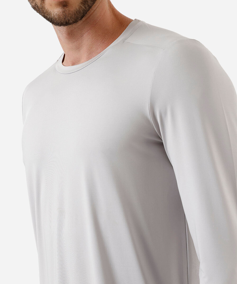 camiseta esportiva com proteção uv cinza