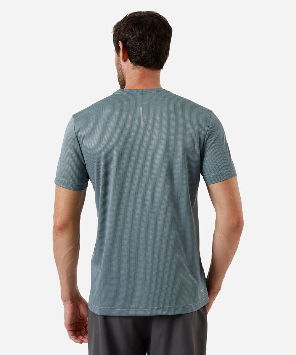 camiseta masculina esportiva quadriculada cinza