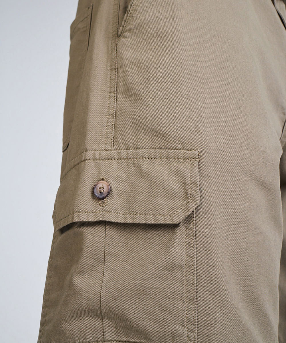 bermuda cargo de sarja com cinto verde