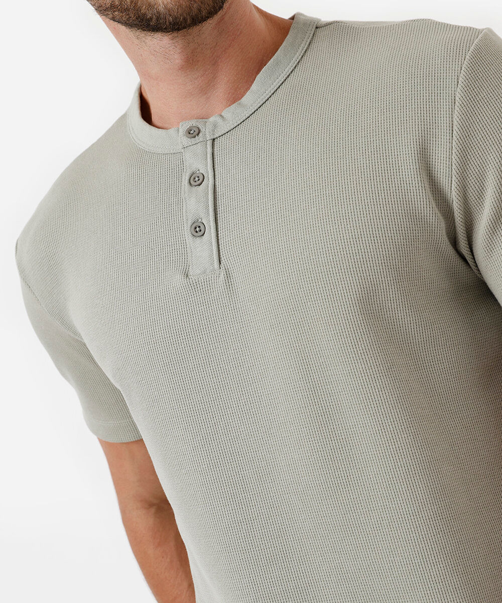 camiseta masculina henley comfort verde
