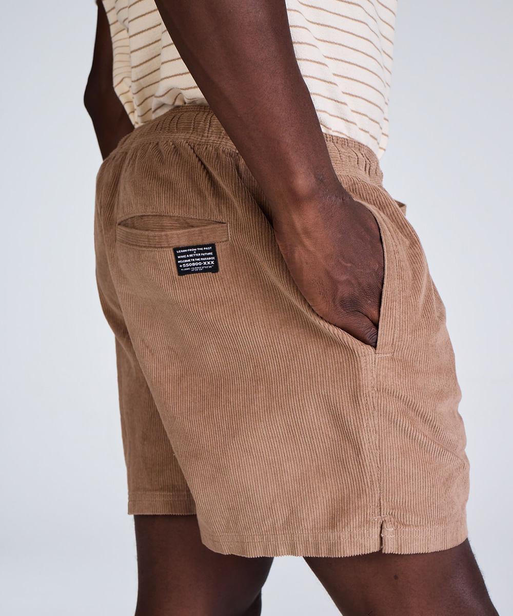 short de veludo cotelê com bolsos marrom