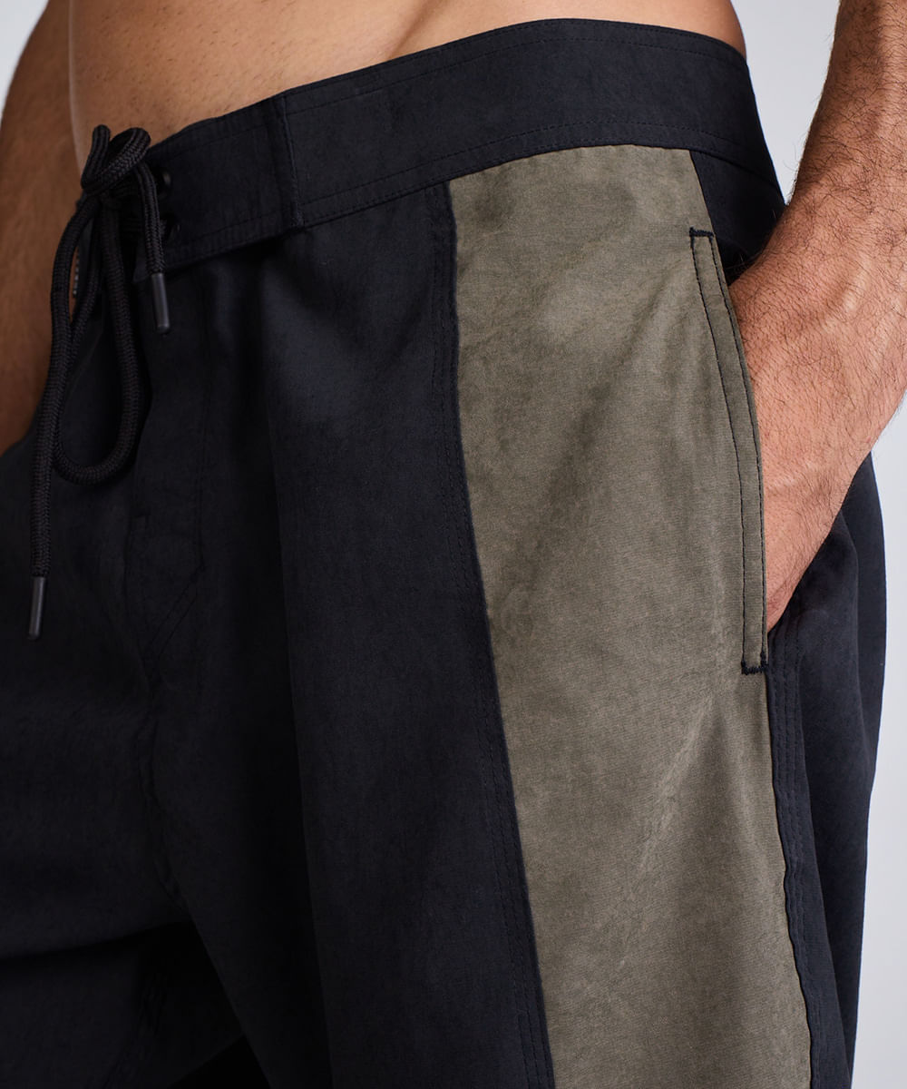 short boardshort masculino com recortes preto
