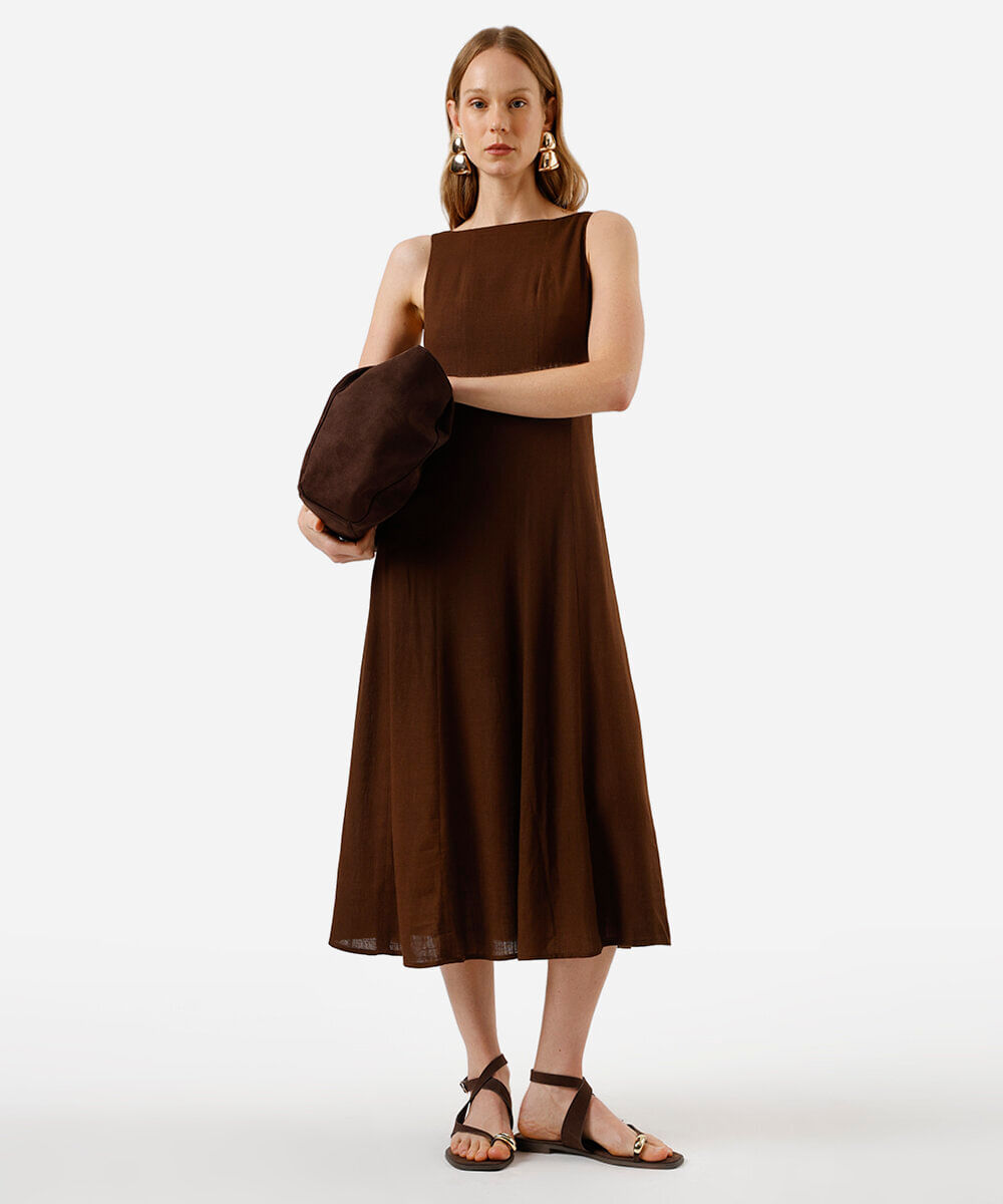 vestido evasê feminino de alfaiataria com linho marrom