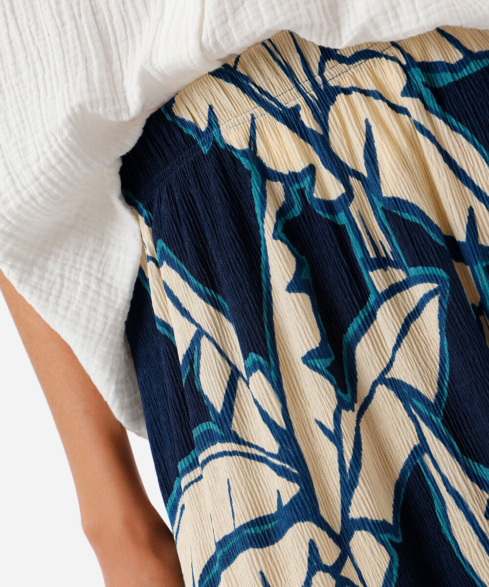saia midi feminina plissada folhagens azul
