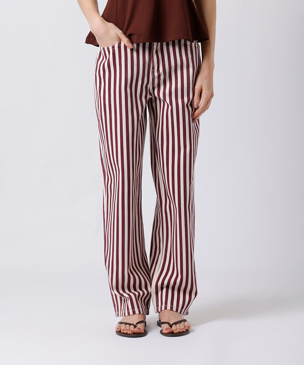 calça reta feminina de sarja listrada mindset vinho