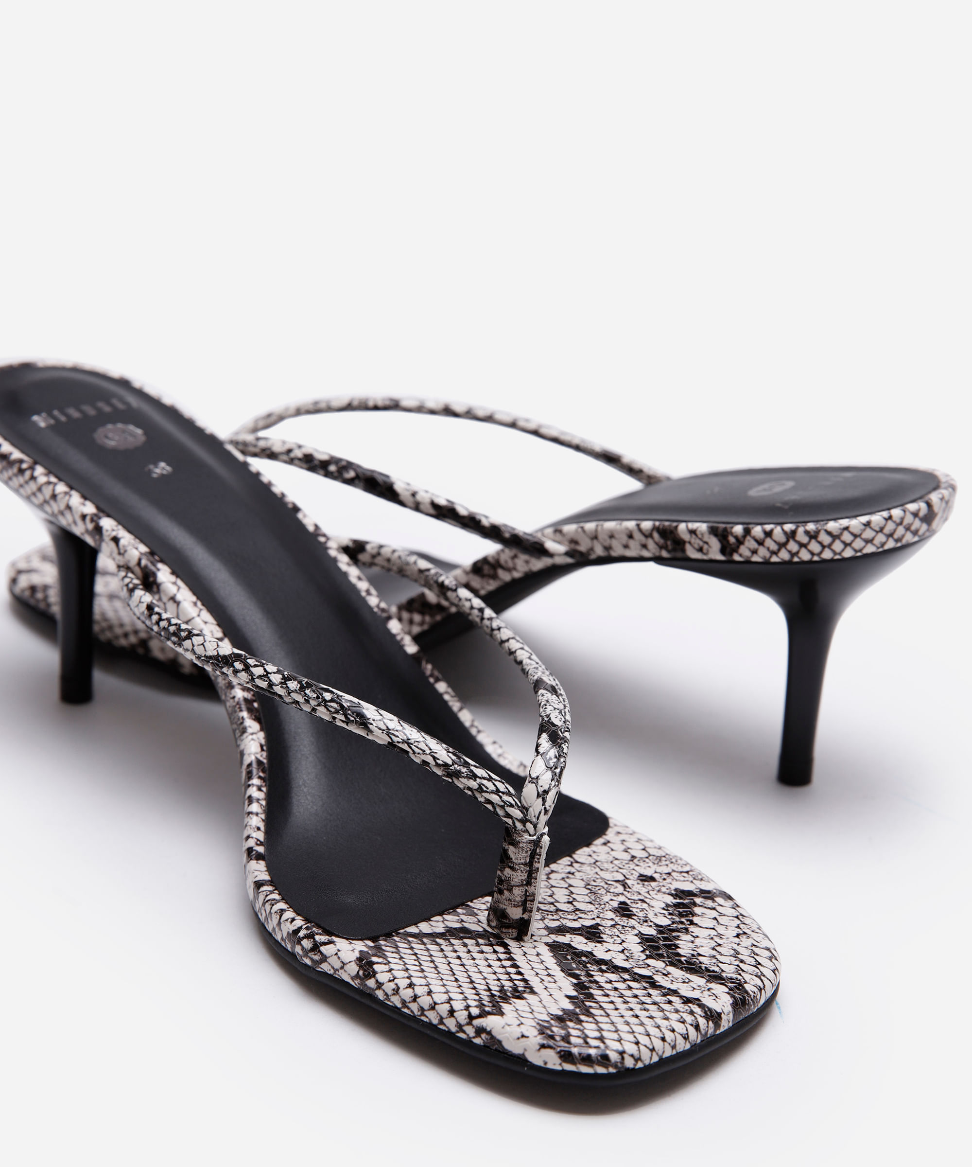 tamanco animal print bico quadrado mindset off white