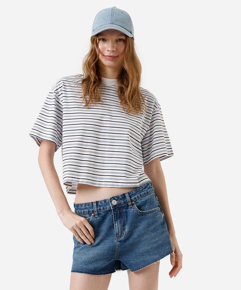 short curto feminino jeans com barra a fio azul