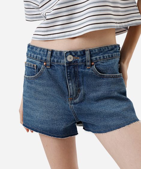 short curto feminino jeans com barra a fio azul