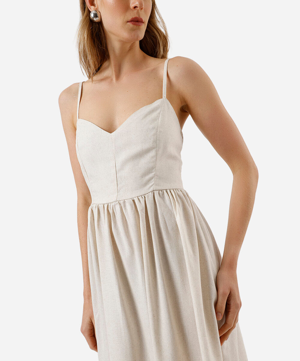 vestido curto alça fina feminino com linho decote coração bege