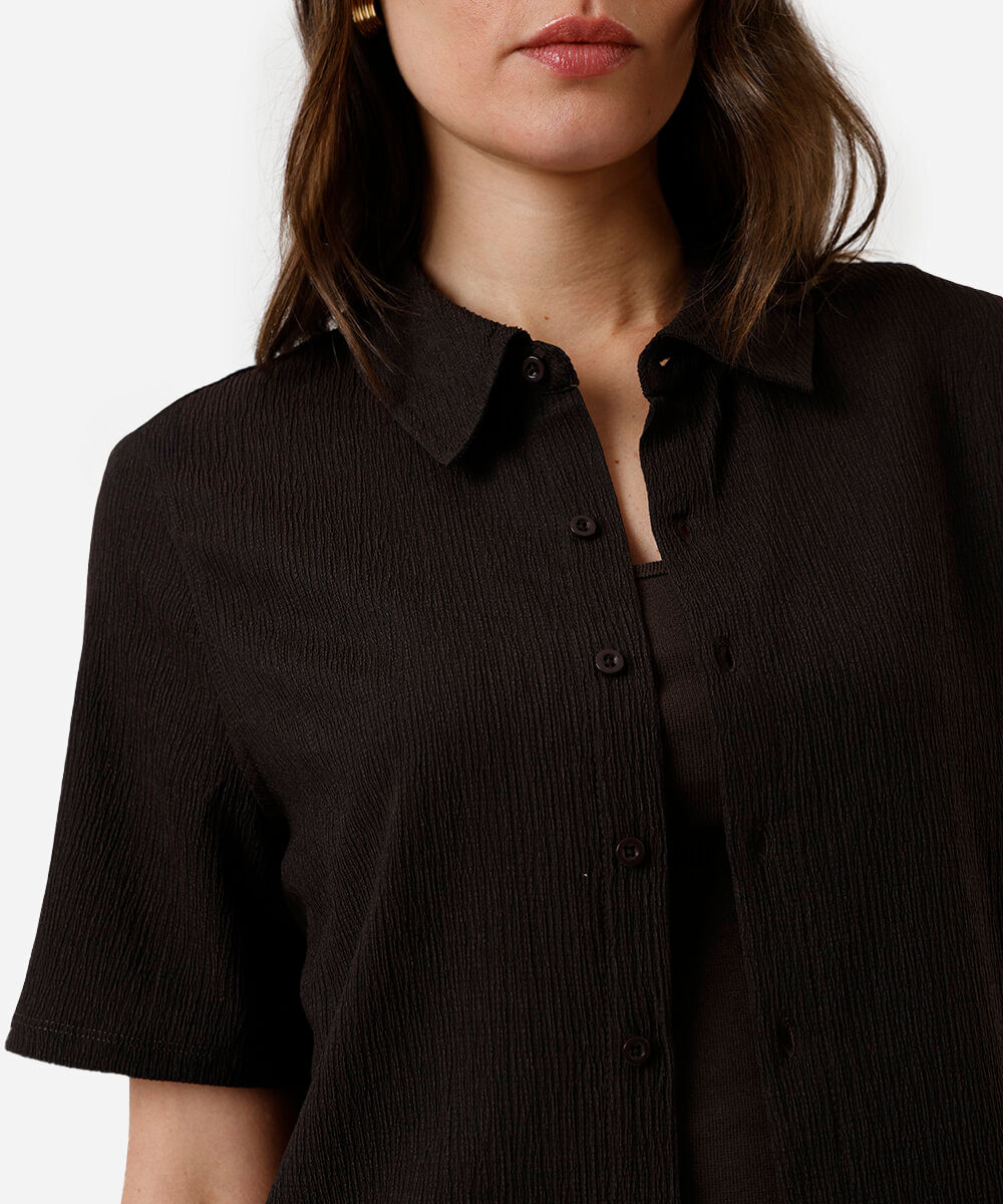 camisa básica feminina texturizada marrom