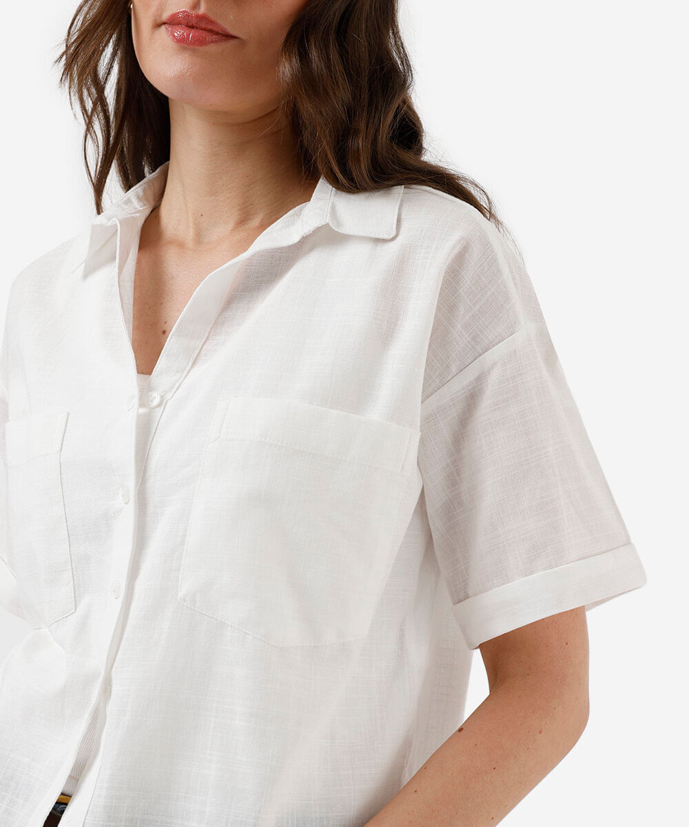 camisa feminina de algodão manga curta com bolsos off white