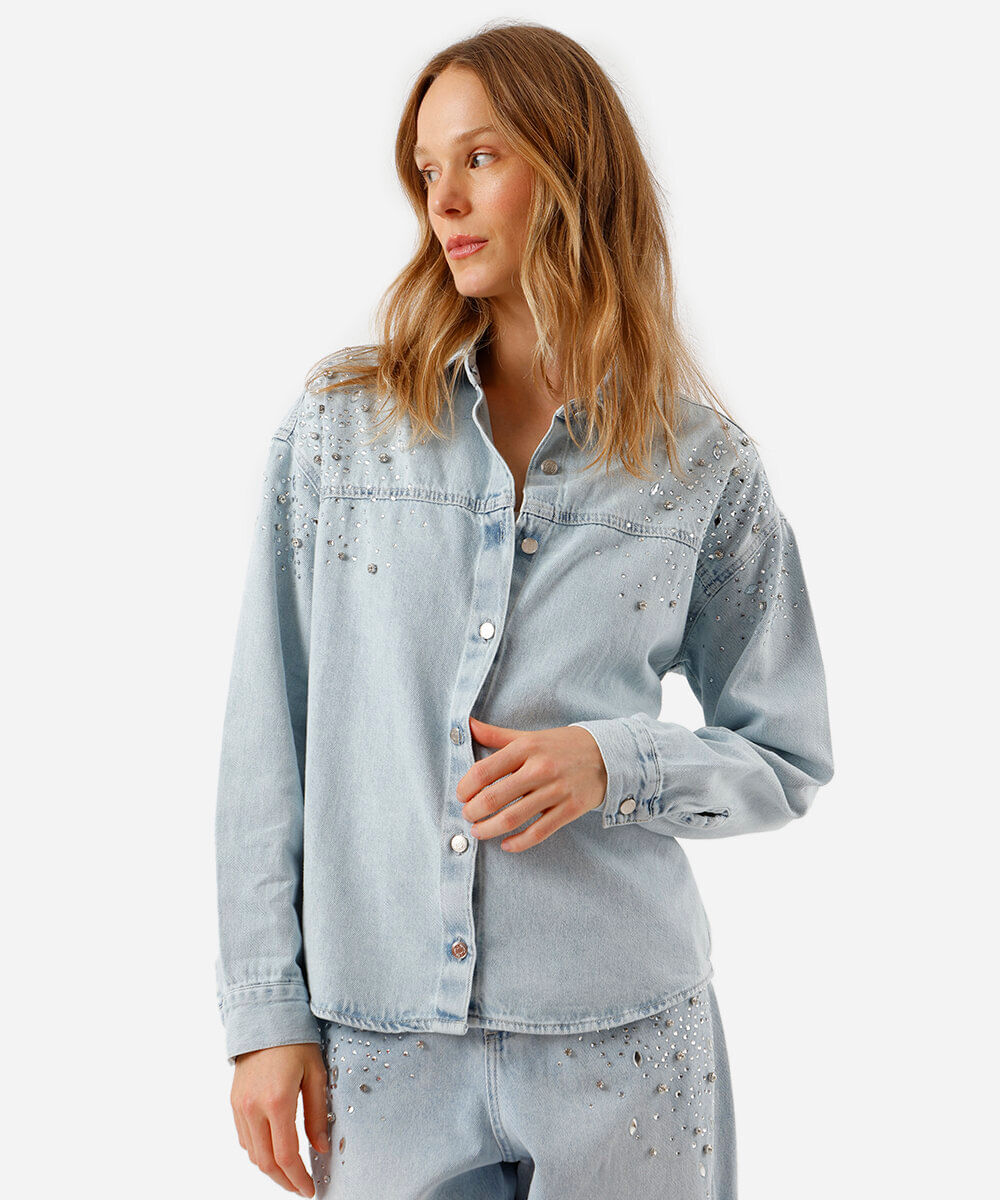 camisa feminina jeans com brilhos azul