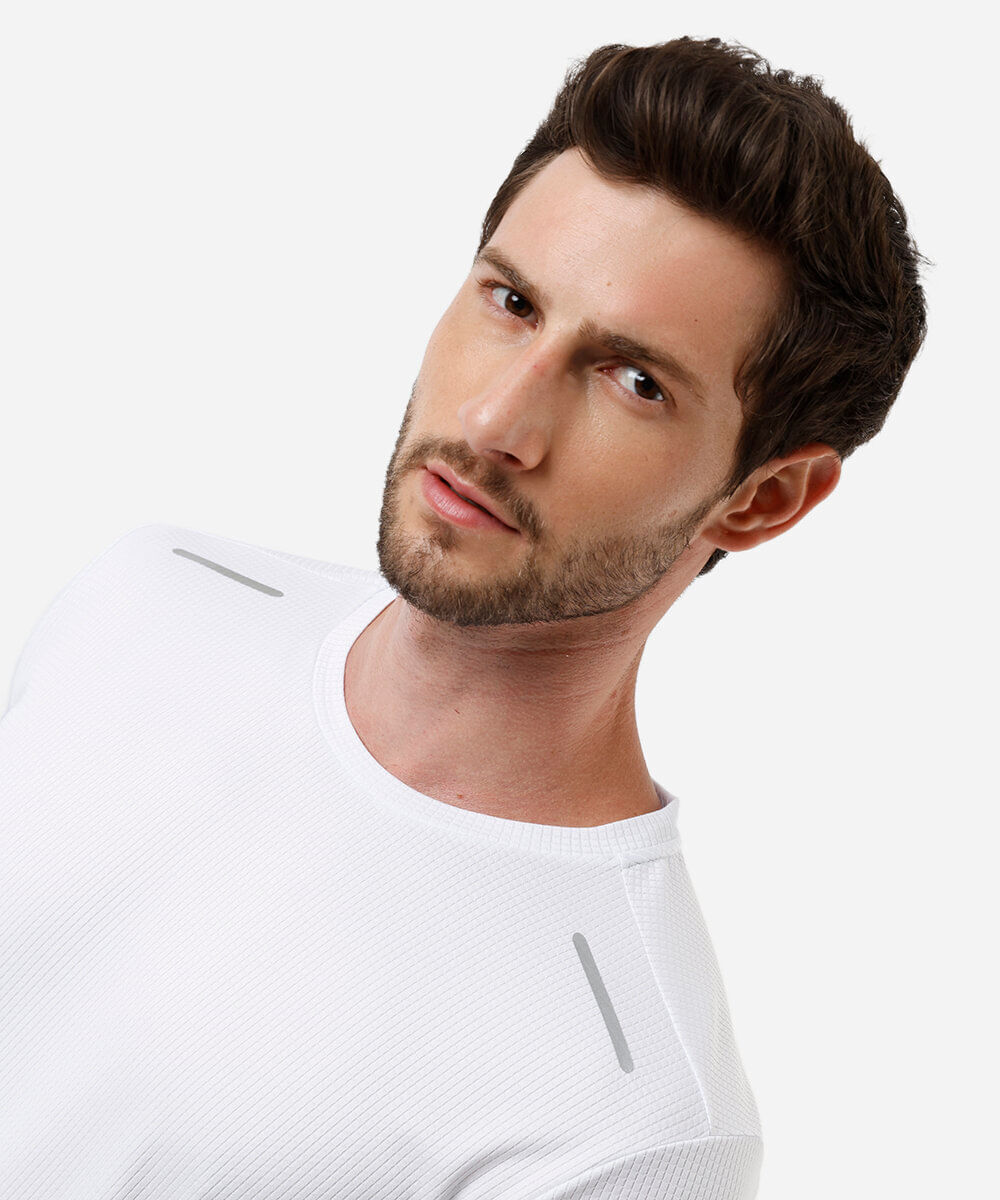 camiseta masculina esportiva quadriculada branca