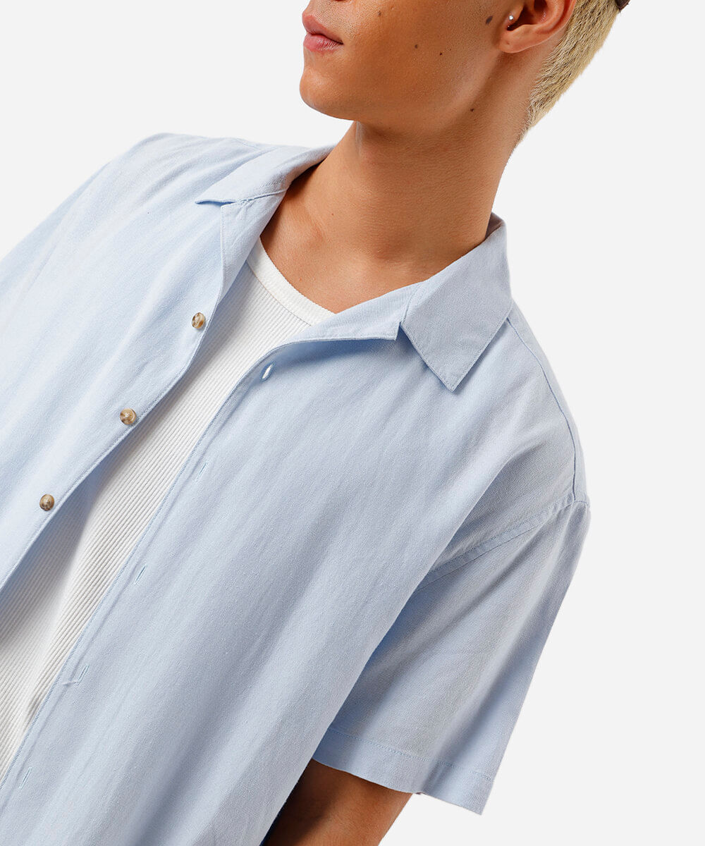 camisa masculina com linho manga curta azul