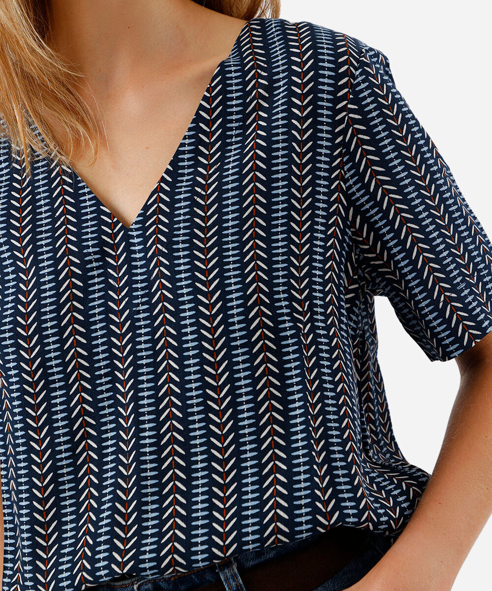 blusa feminina de viscose decote v étnica azul